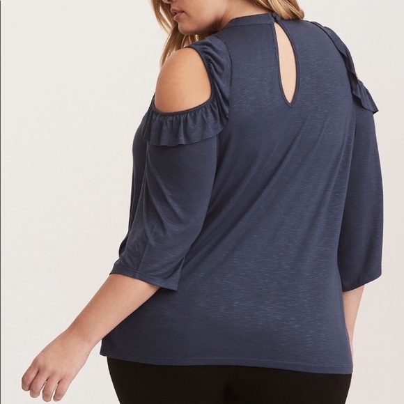 Torrid lace inset ruffle cold shoulder top 1x - Picture 3 of 3